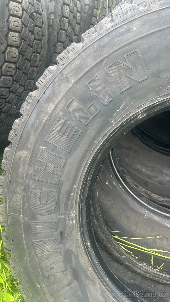 Pneu 295 80 R22,5 - 7