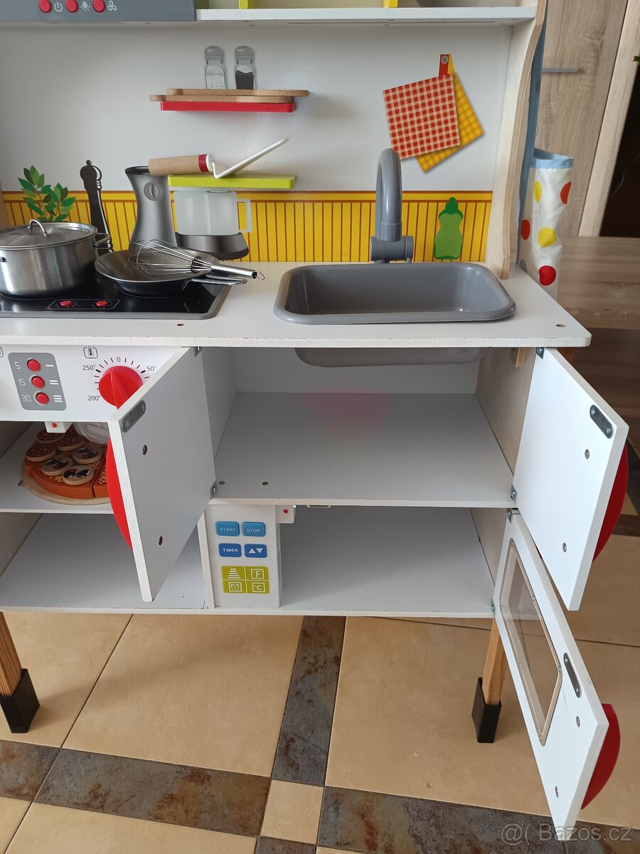 Prodám dětskou kuchyňku s výbavou - 7