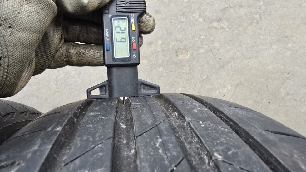 Letní pneu 205/60/17 Bridgestone - 7