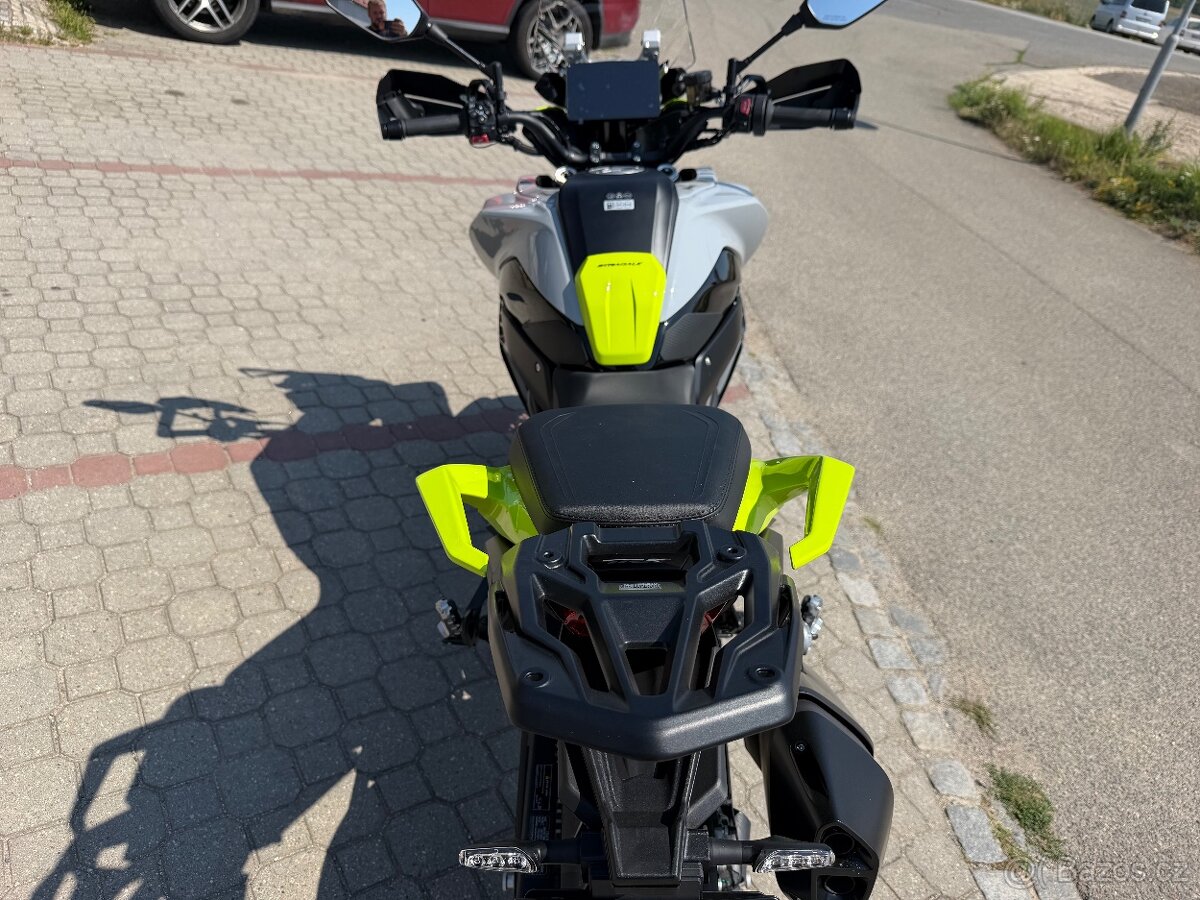 Benelli 902 Stradale - 7