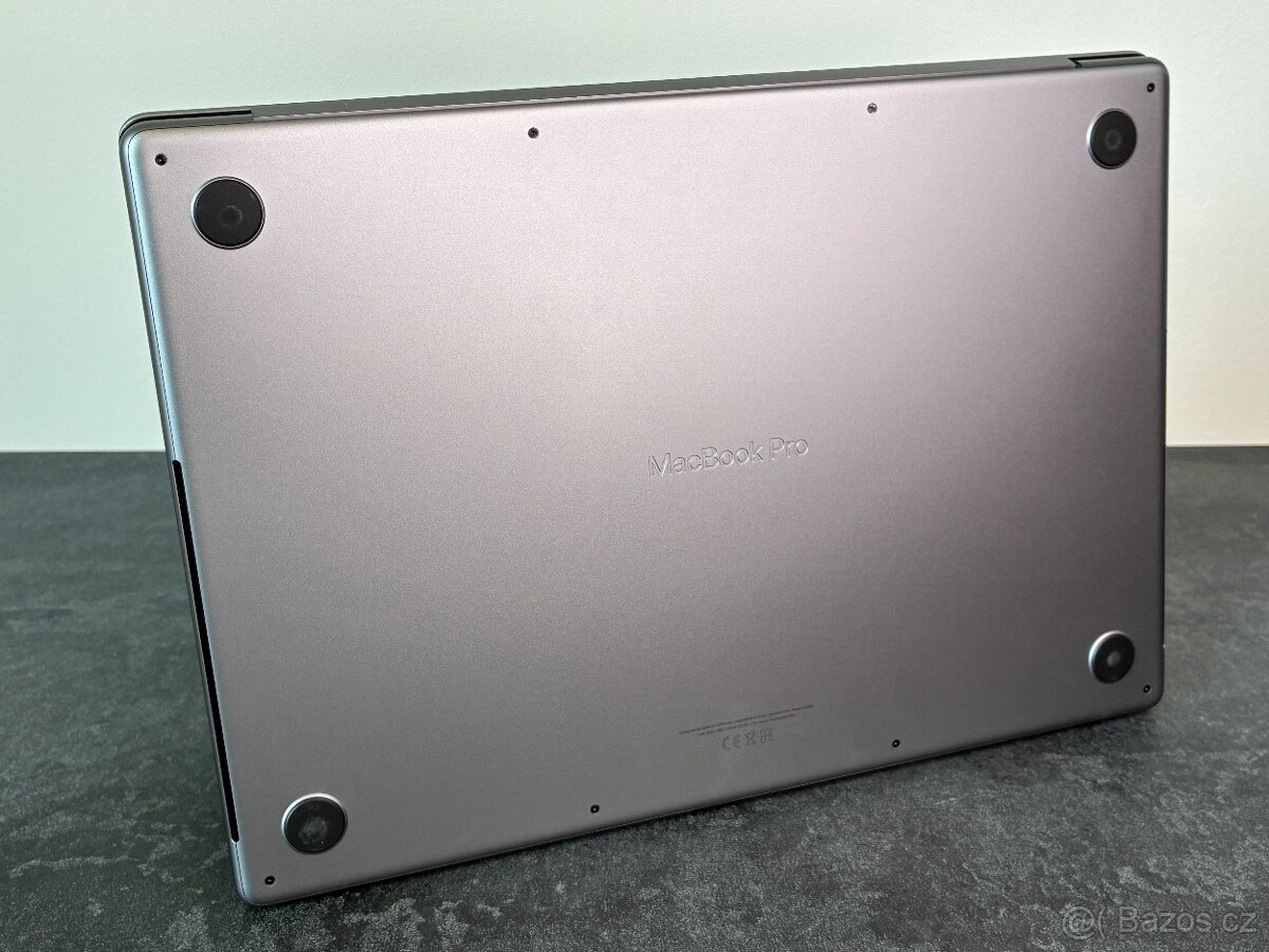 MacBook Pro 16'' 2023 / M2 Max / 32GB / 1TB SSD - 7