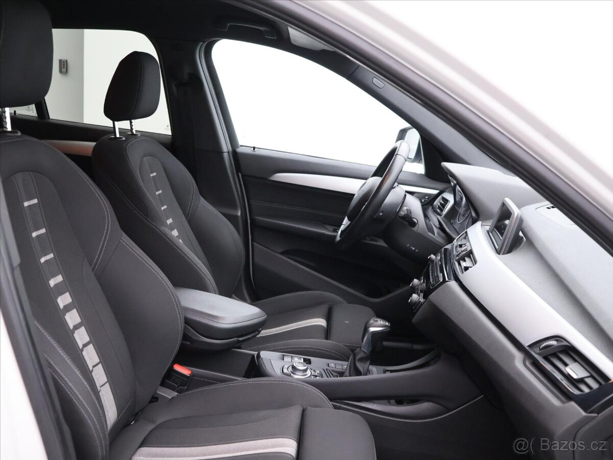 BMW X1 2.0 18d xD Aut CZ Advantage (2016) - 7