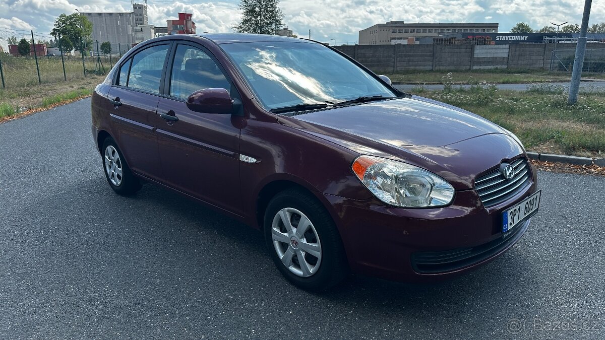 HYUNDAI ACCENT 1.4 - 7