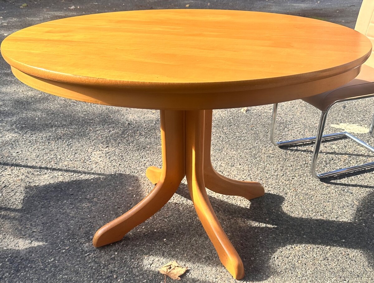 Jídelní stůl + 6 židle - 7