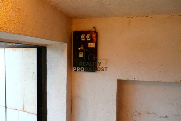 Pronájem garáže 21m2 Palliardiho Znojmo,k pronájmu garáž 21m - 7