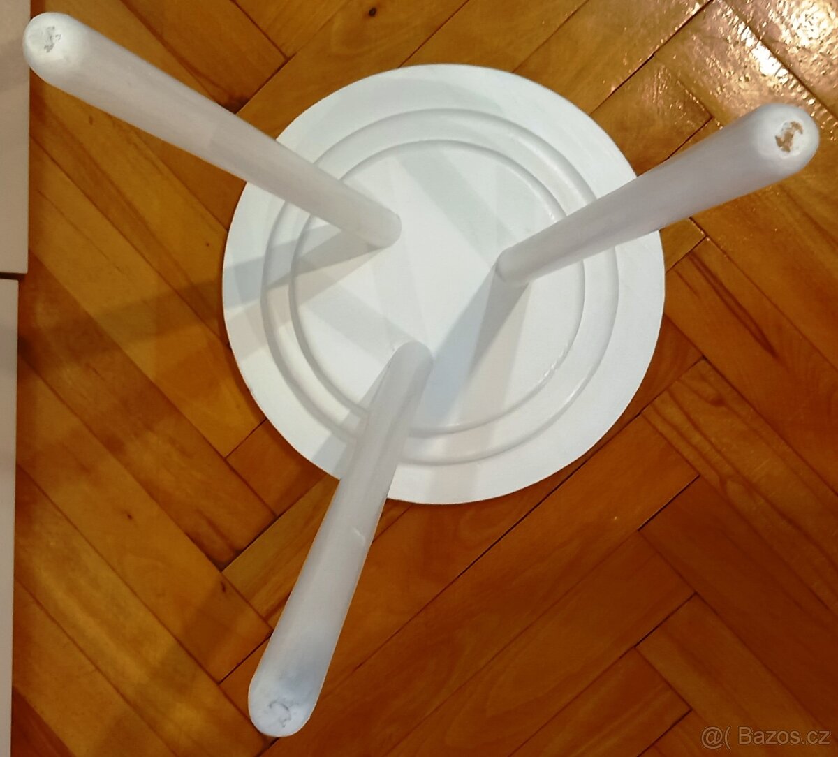 Květinový stolek na trojnožce bílý.. - 7