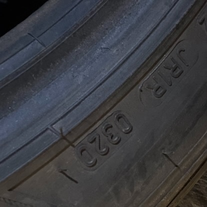 Zimní pneu 225/45 R19 96V Goodyear 6,5-7mm - 7