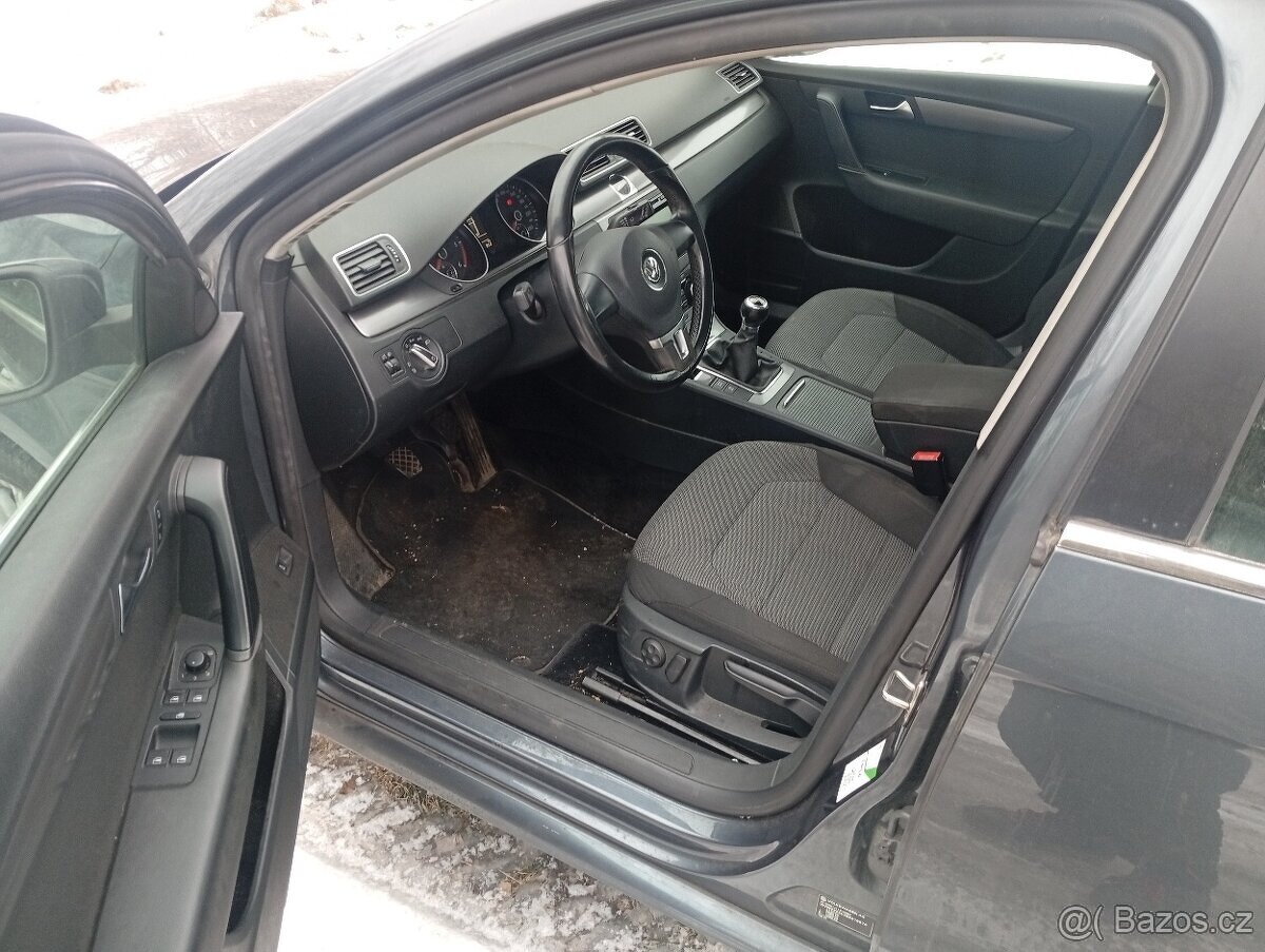 VW Passat B7 - 7