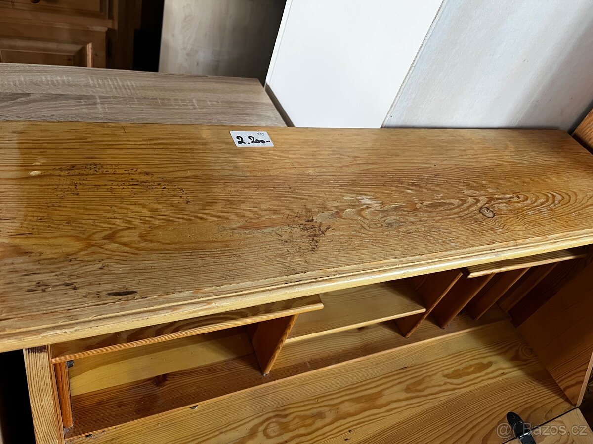 Dřevěná komoda - 7