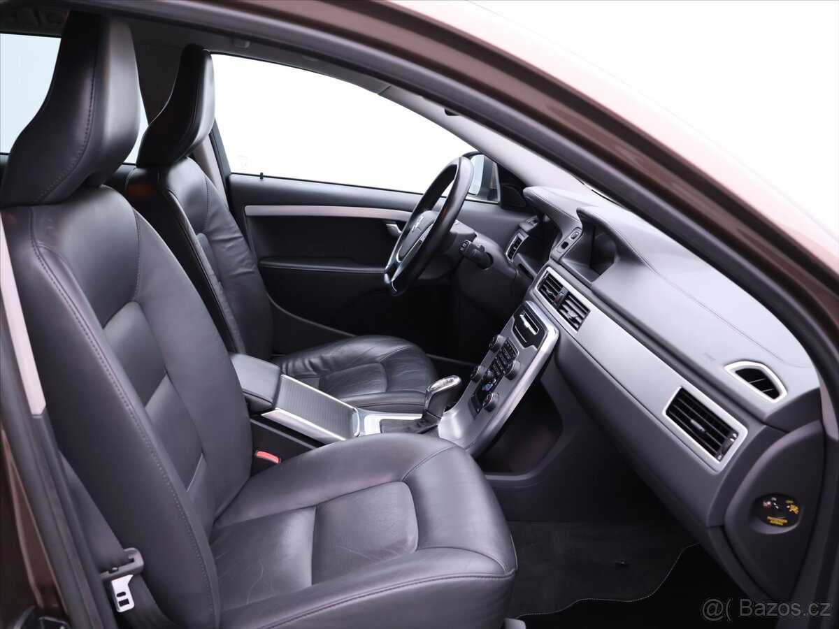 Volvo V70 2,4 D5 158 kW Summum (2013) - 7