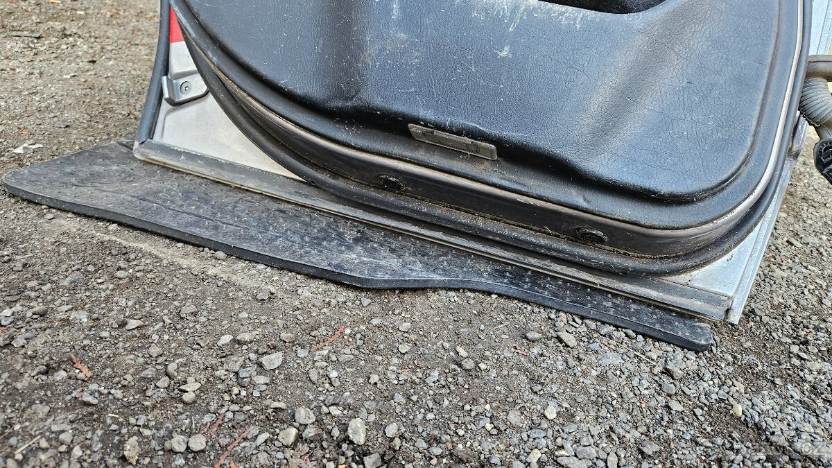 Bmw E39 dveře,kapota,blatníky - 7