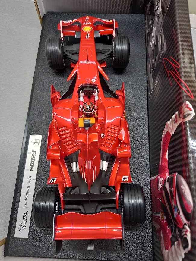 F1 FERRARI F2008 2008 RAIKKONEN HOTWHEELS 1:18 - 7