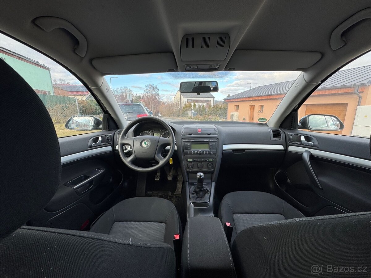 Škoda Octavia II kombi 1.6 benzin - 7