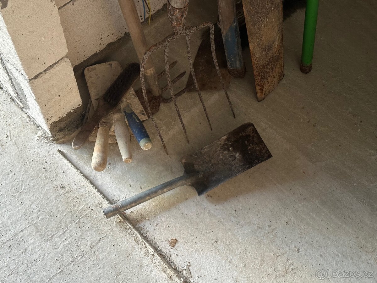 Staré nářadí mix - 7