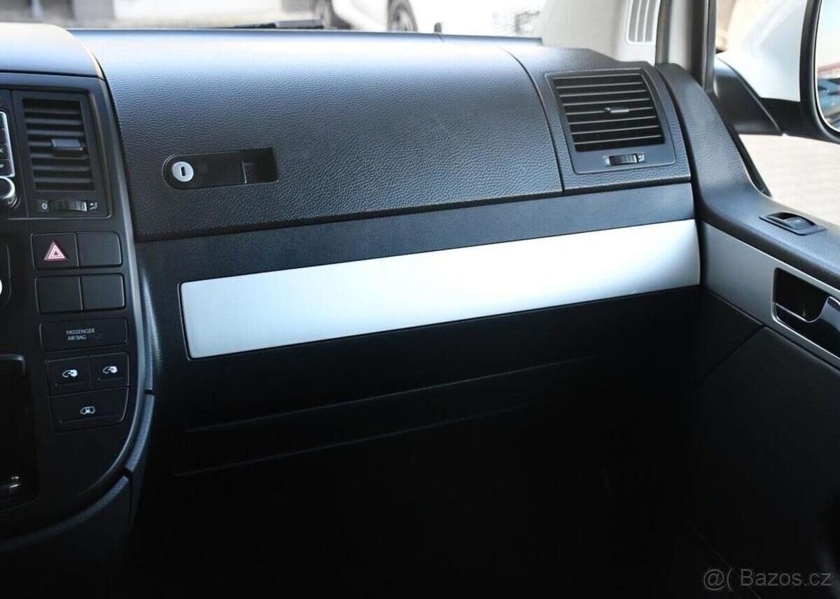Volkswagen Multivan 2.0TDi ČR 7.MÍST TAŽNÉ M.TOP - 7