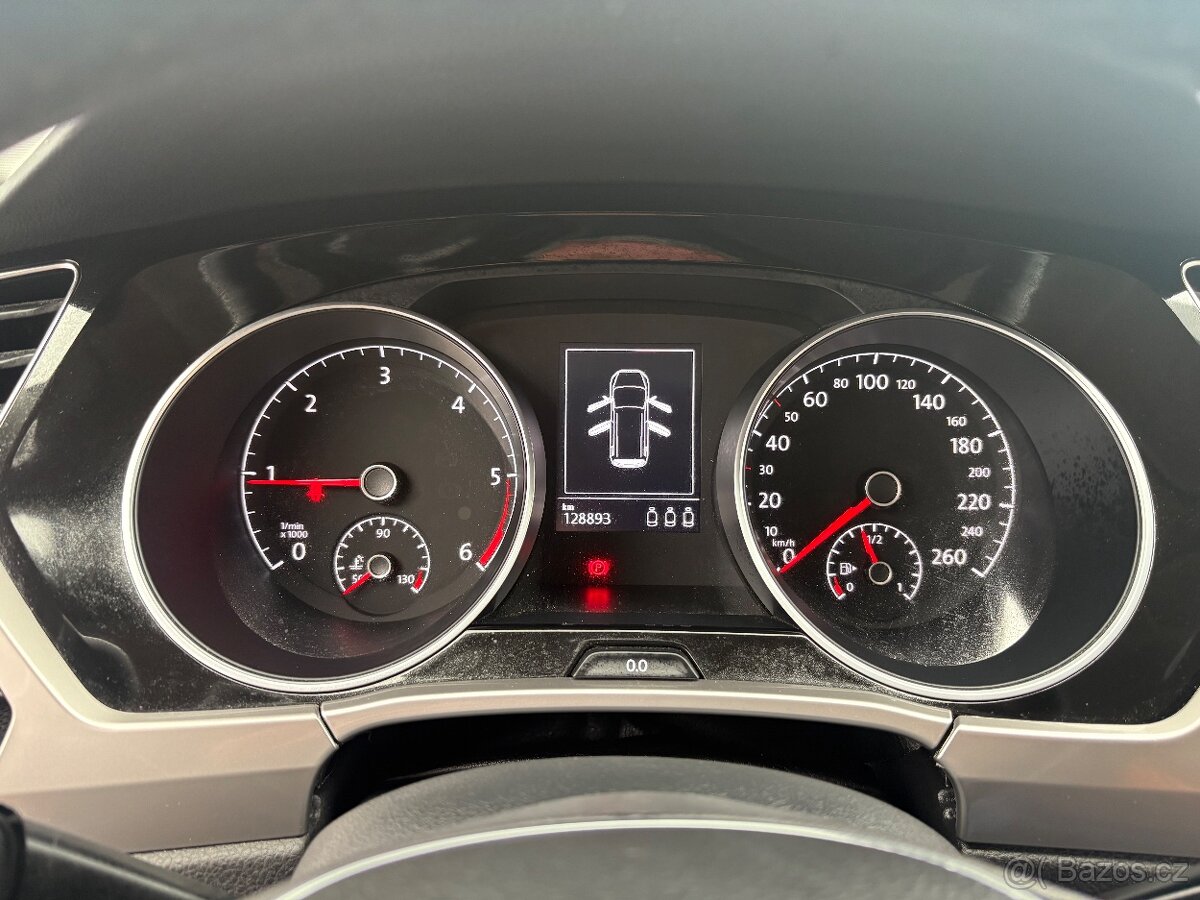 VW TOURAN 2.0TDI R.2023 128000km 2x kola TOP STAV - 7
