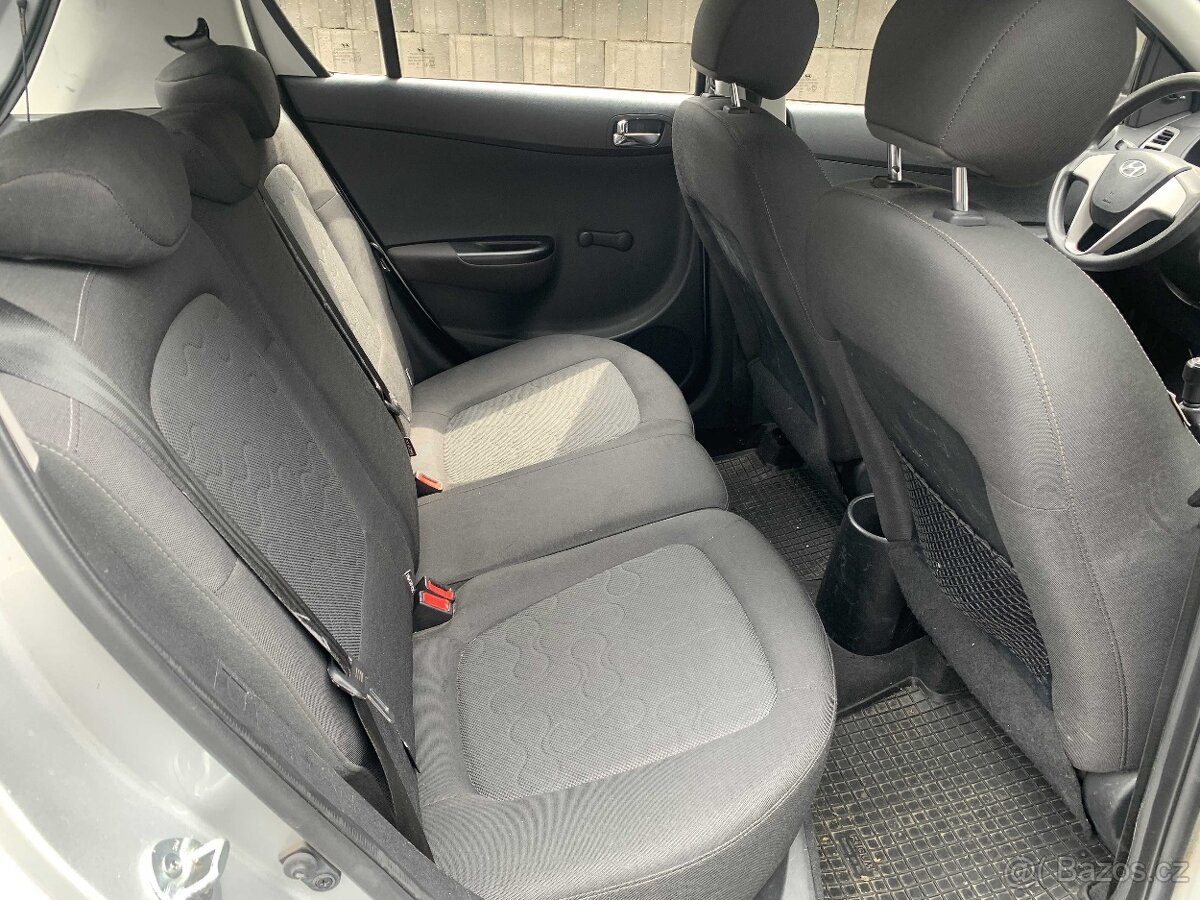 Hyundai i20 1.25 57 kW TAŽNÉ Z. r.v. 2012 - 7