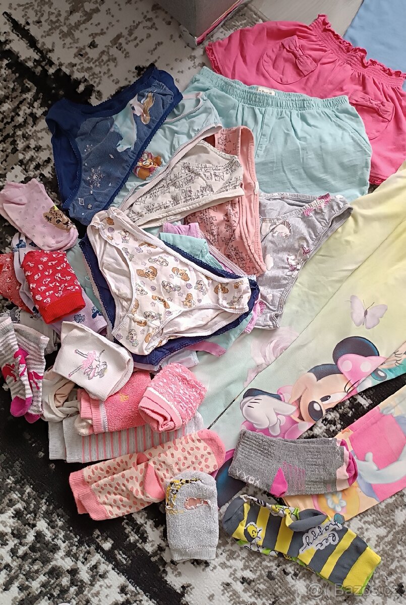 Mix dívčí (trika, mikča, atd...) 4 až 5 let - 7