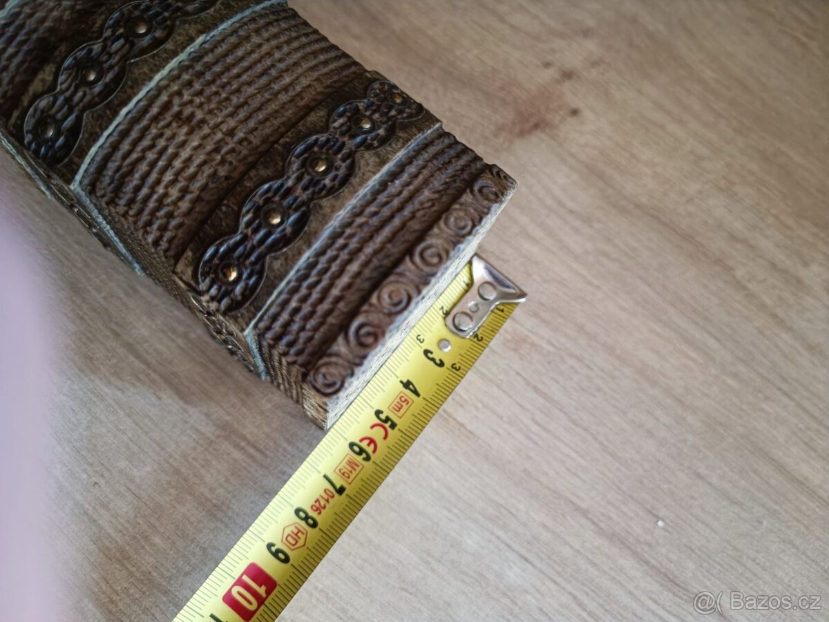 Pěkná dřevěná vyřezávaná šperkovnice - 7