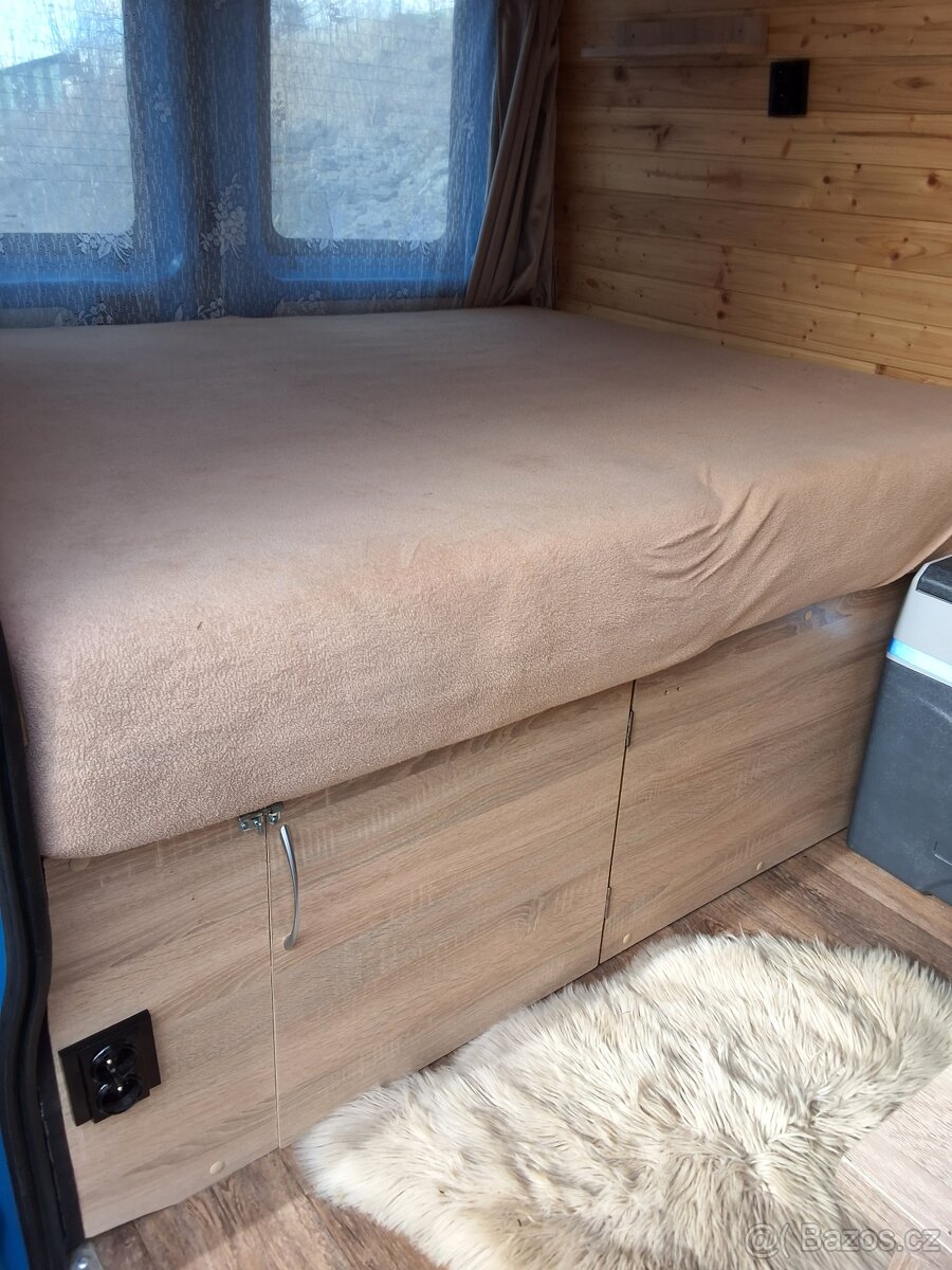 Obytný automobil IVECO DAILY. - 7
