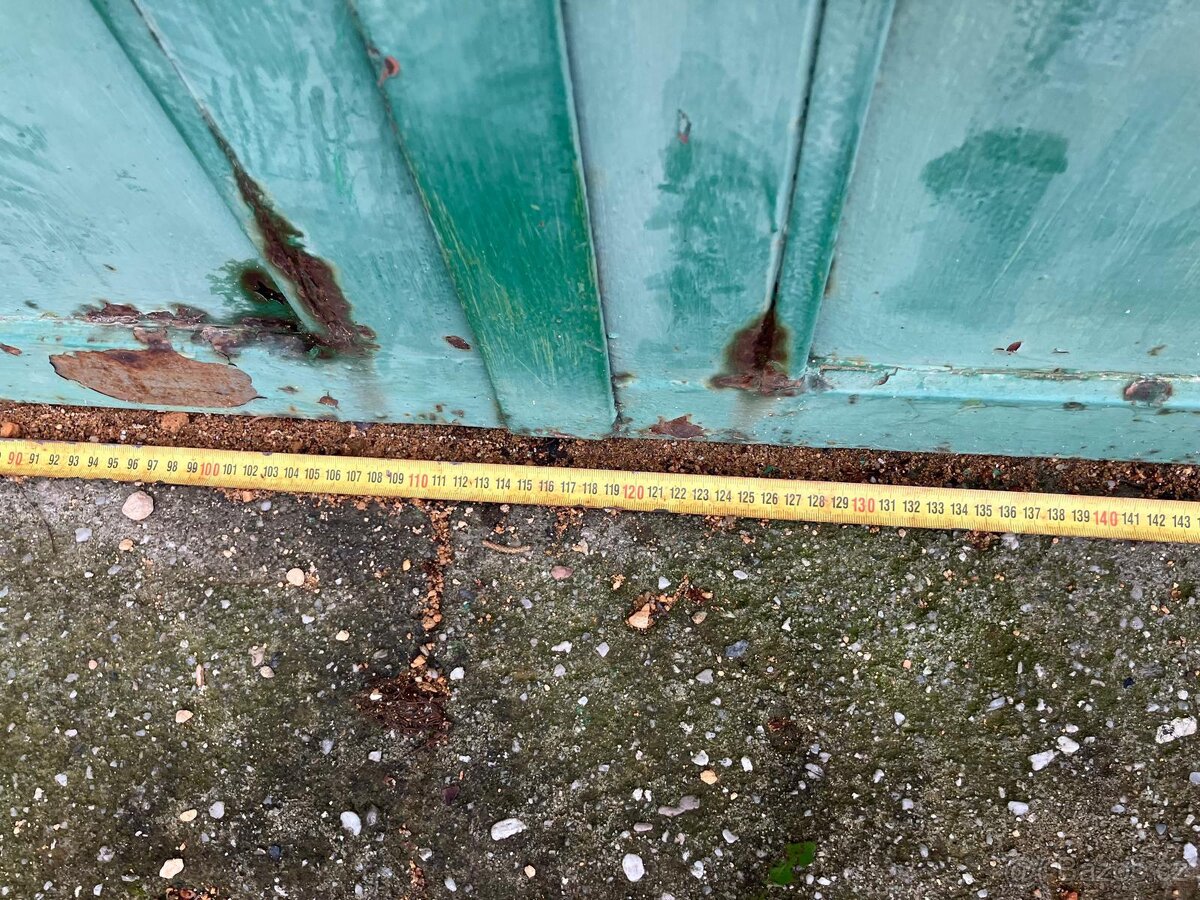 Plechová dvoukřídlá vrata garážová - 7