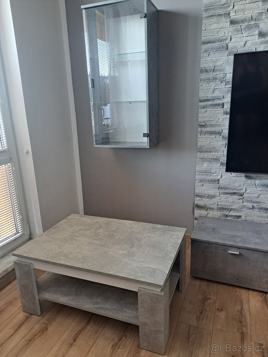 Obývací stěna a konferenční stůl - 7