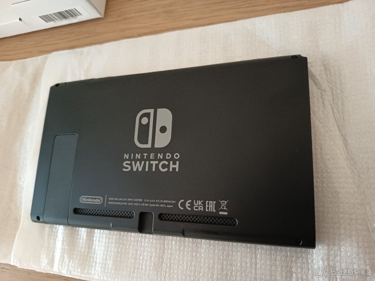 Nintendo Switch (Nové) + Pouzdro - 7