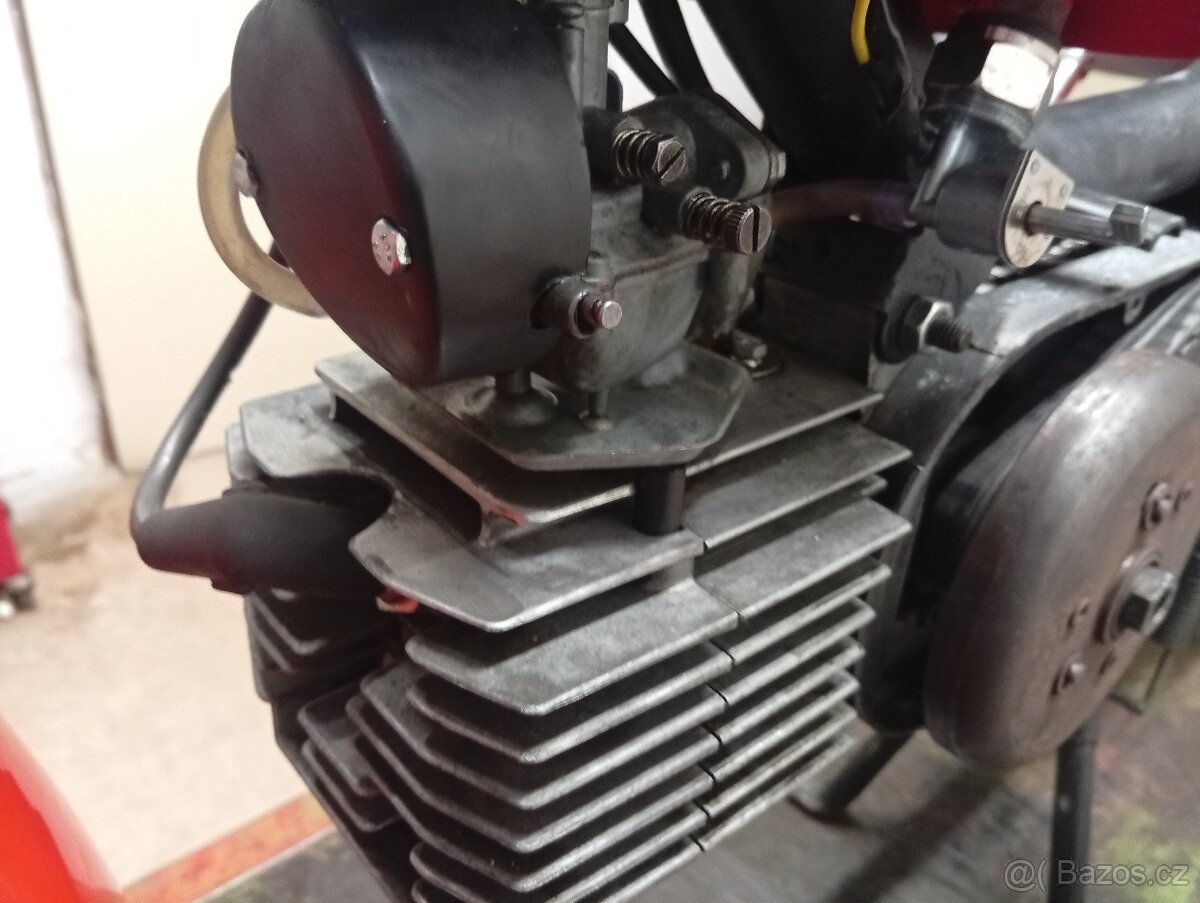 Prodám motor Babeta 215 - 7