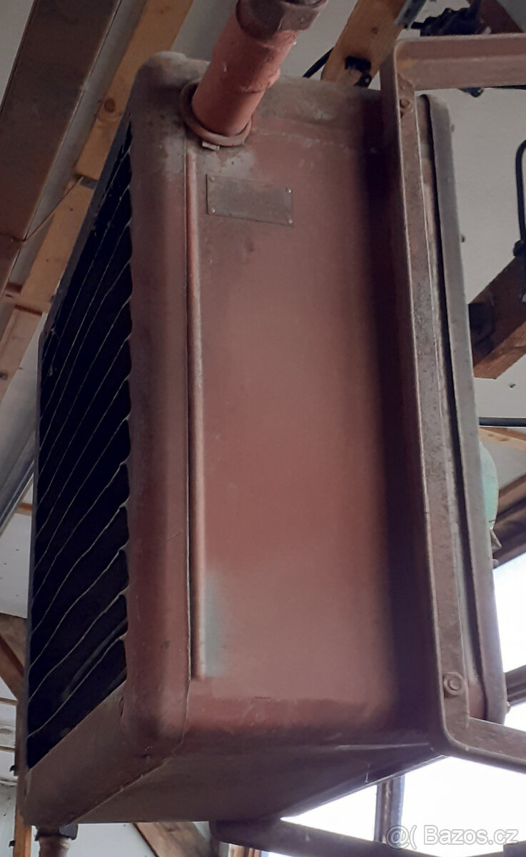 Teplovodní ohřívač vzduchu se žaluziemi a ventilátorem - 7