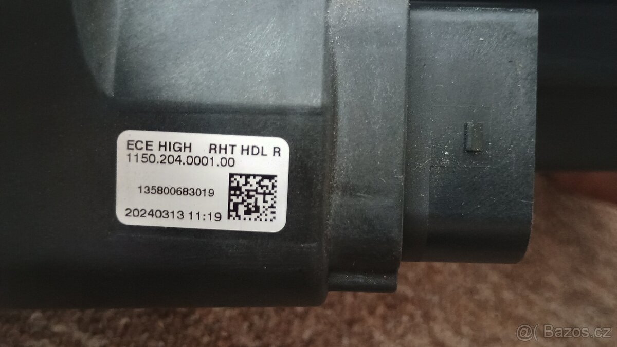 Škoda Superb 3 face přední pravý světlomet - 7