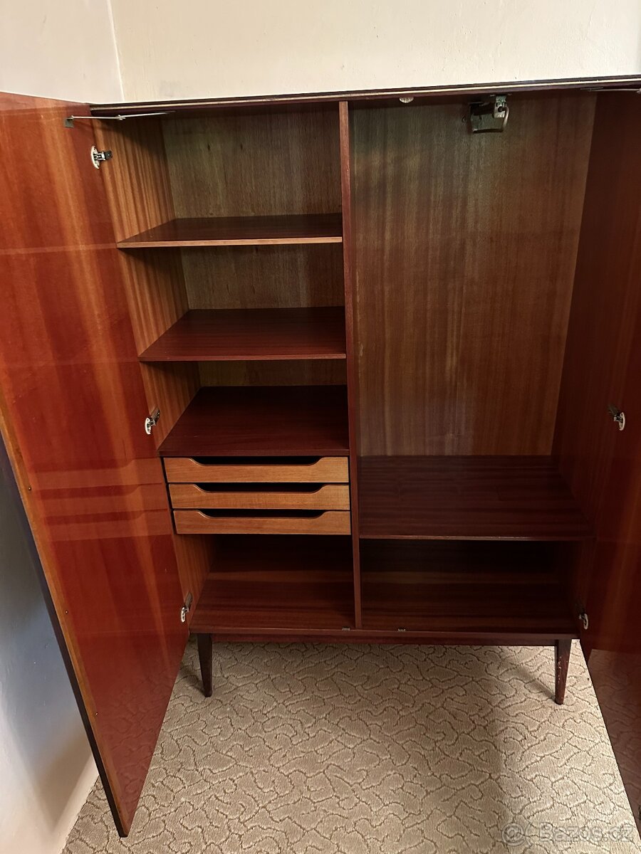 Retro starý nábytek - 7