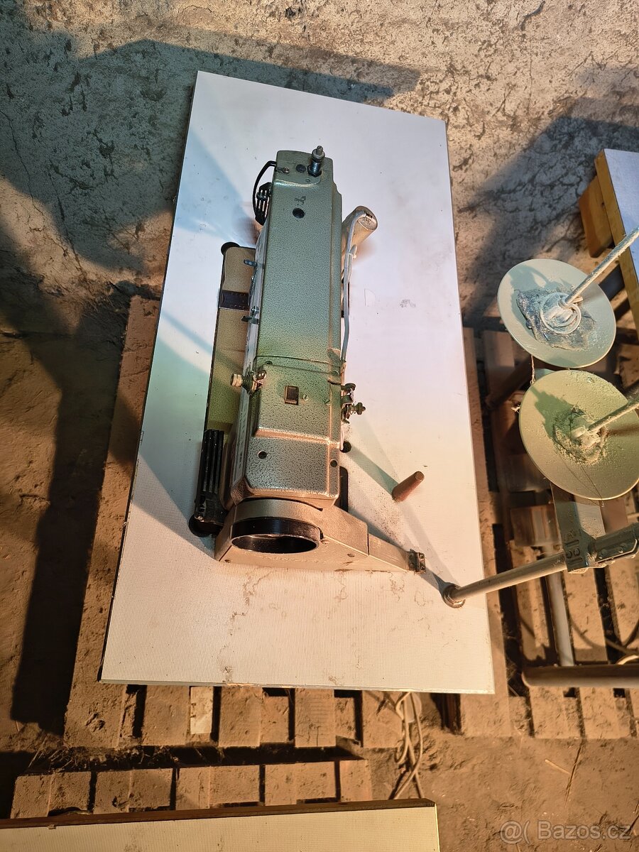 Průmyslový šicí stroj Singer 791D100A - 7