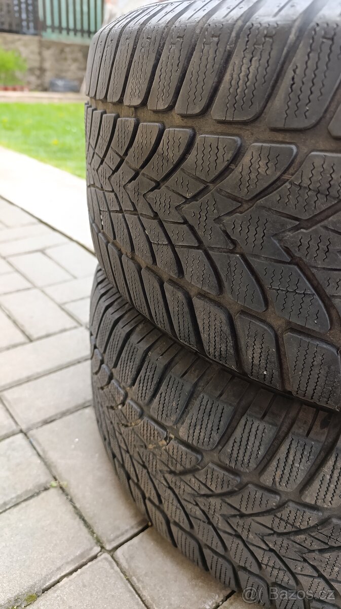 Dunlop 225/50 R17 - 7