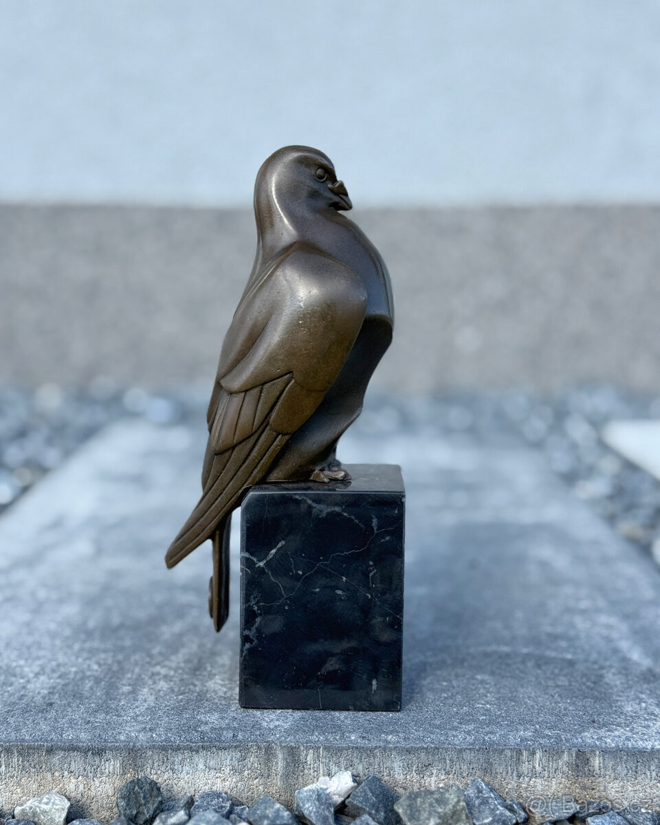 Moderní bronzová socha Holub symbol míru a lásky dekorace - 7