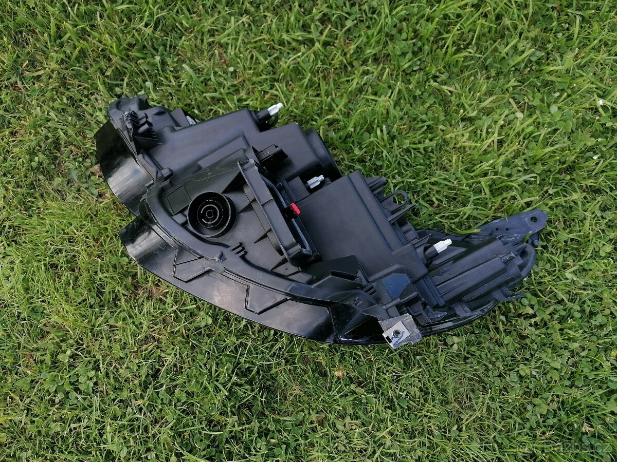 Přední pravé světlo Renault Megane MK.IV - 7