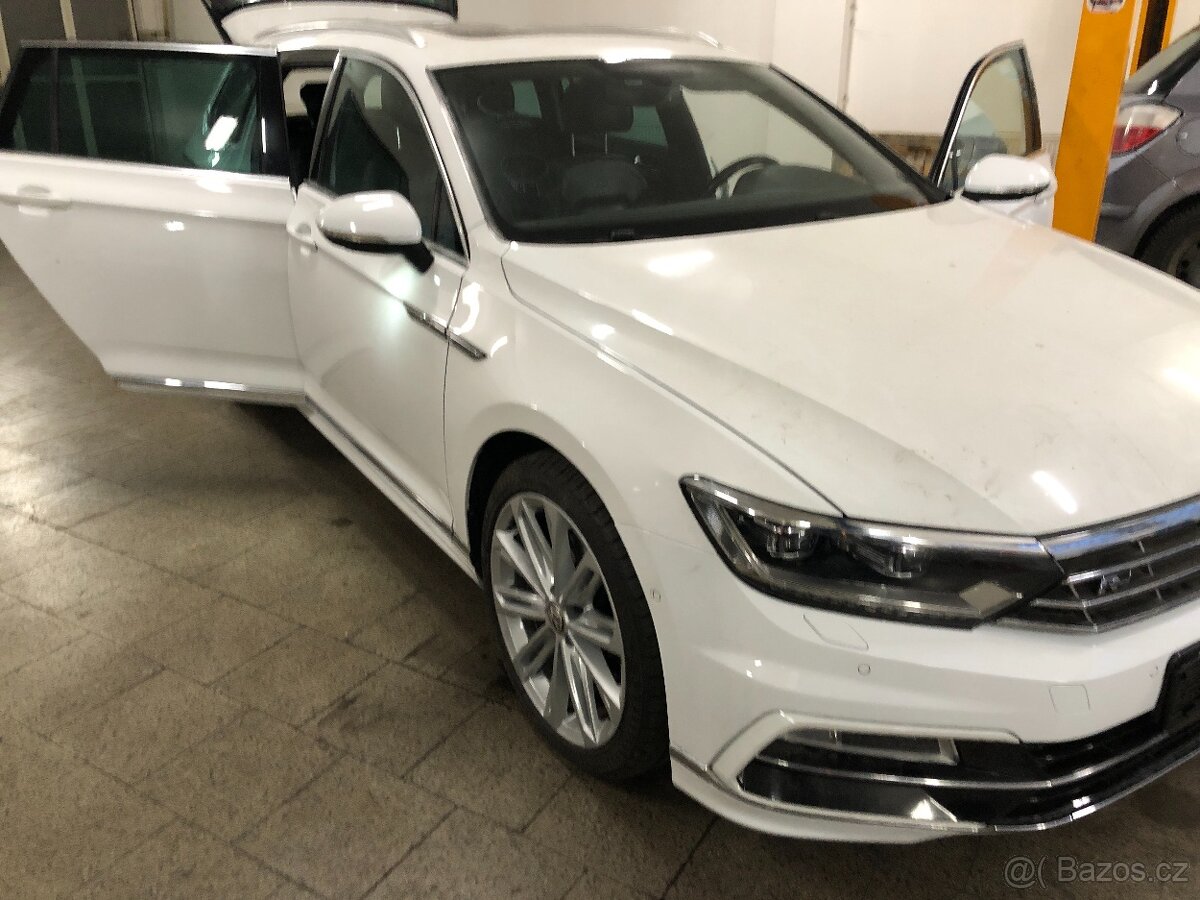 VW Passat Variant 2.0TDI/R-Line/Pano/DSG/LED - 7