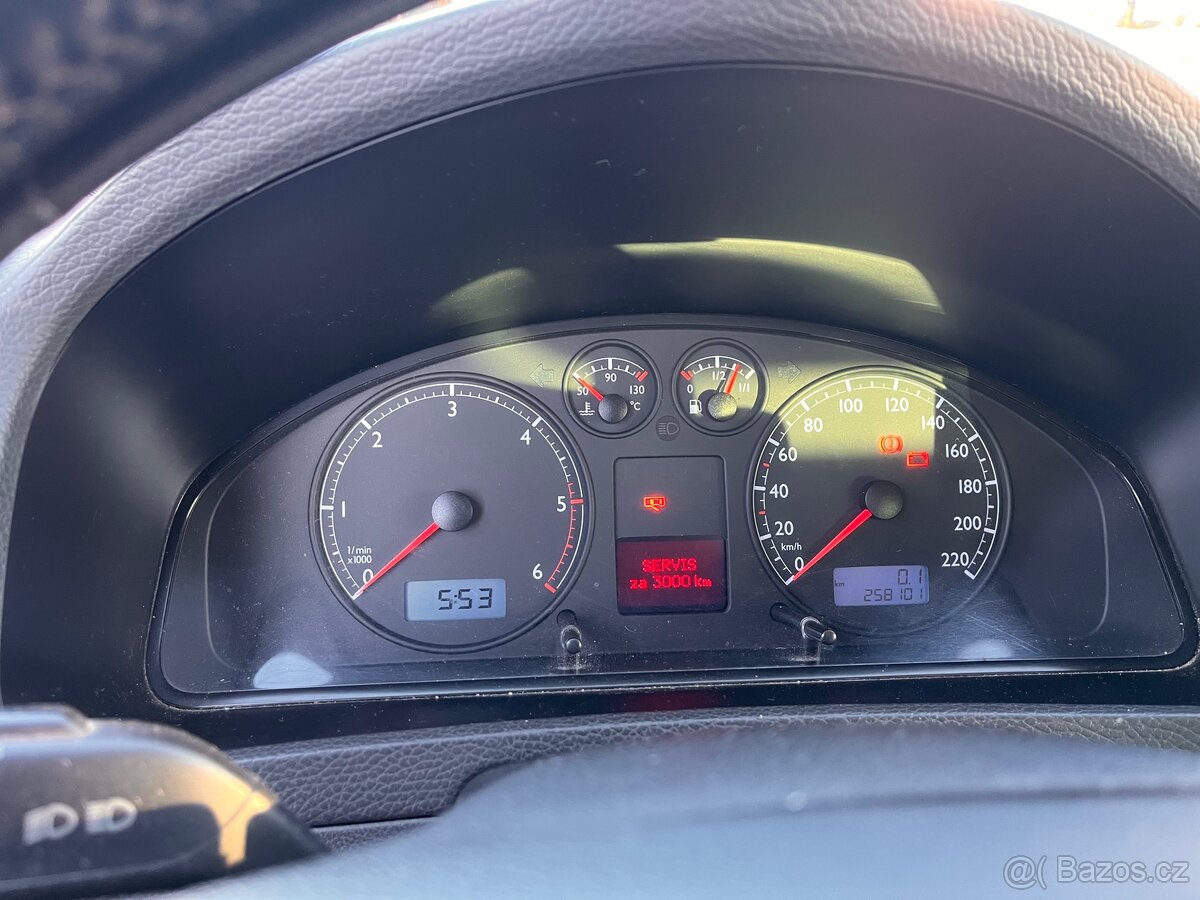 VW Multivan T5 96kw, TDI - 7