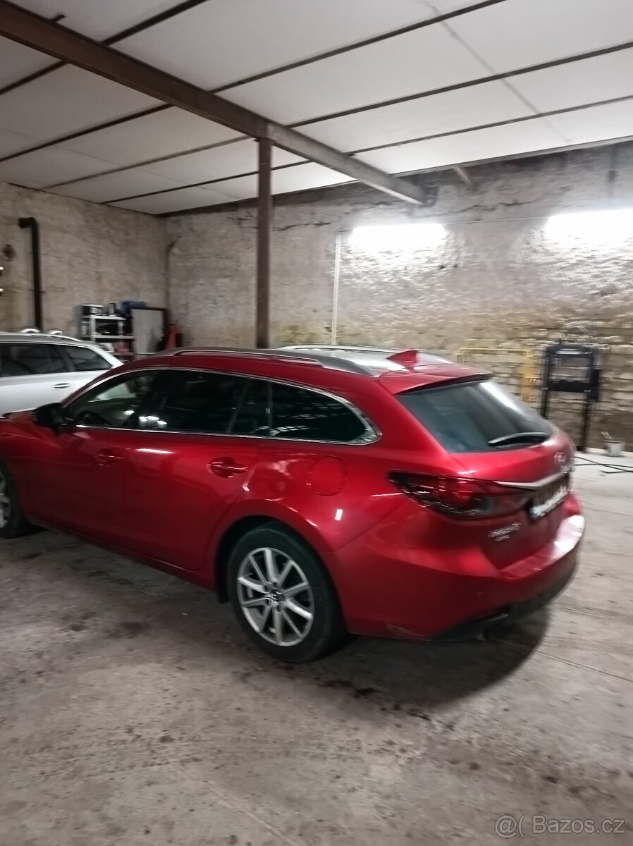 Mazda 6 2.2 4x4 - 7