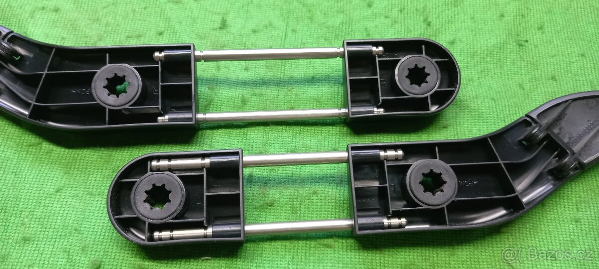 Držáky vodítka pásů pod hlavovou opěrku do starého veterána. - 7