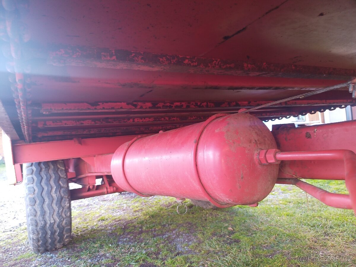 ROZMETADLO HNOJE 2,5T - 7