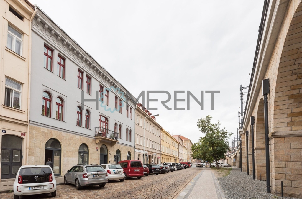 Pronájem ateliéru 2+kk, 55m² + 20m² terasa - Praha - Karlín - 7