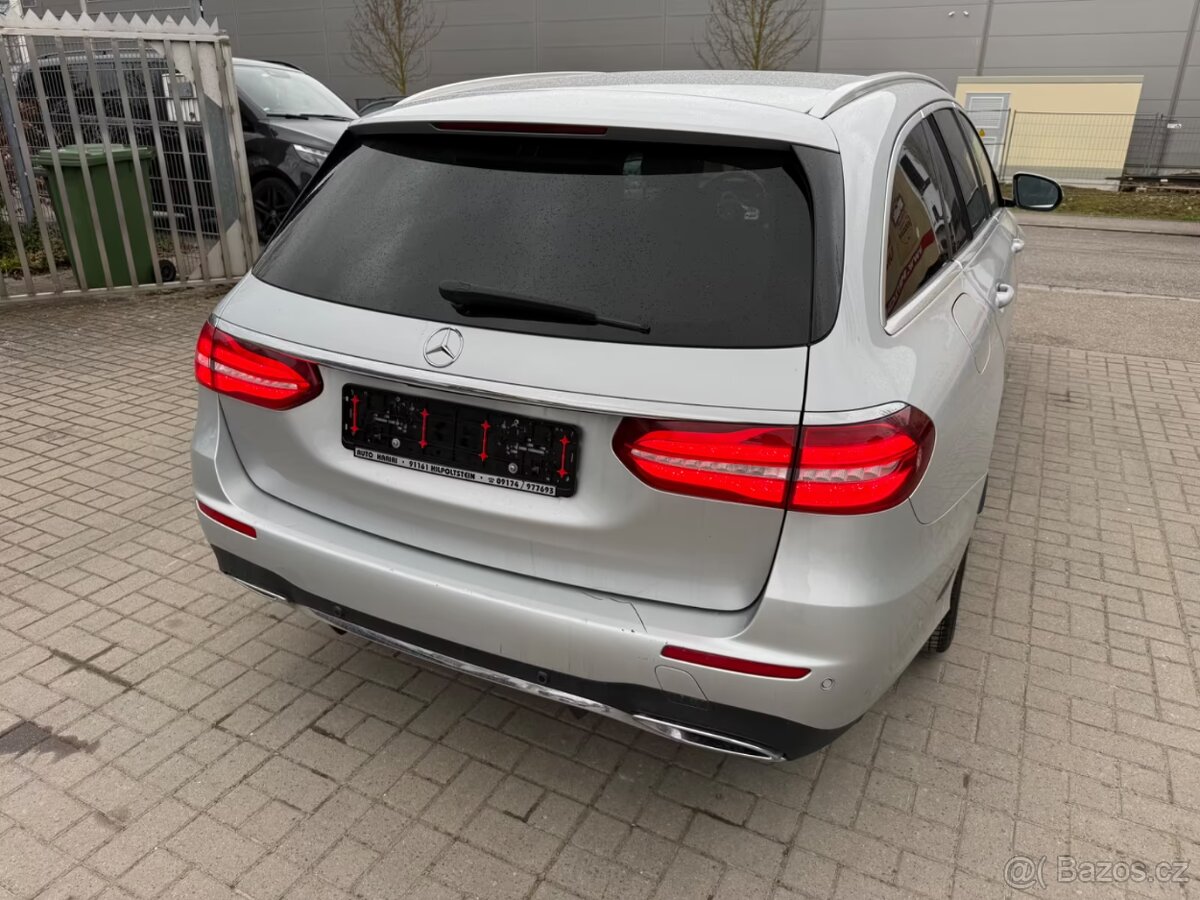 Mercedes-Benz E 220 D 4Matic - 7