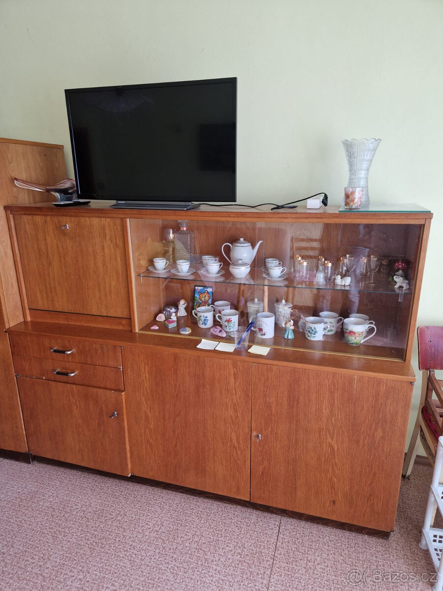 Obývací stěna a další nábytek - 7