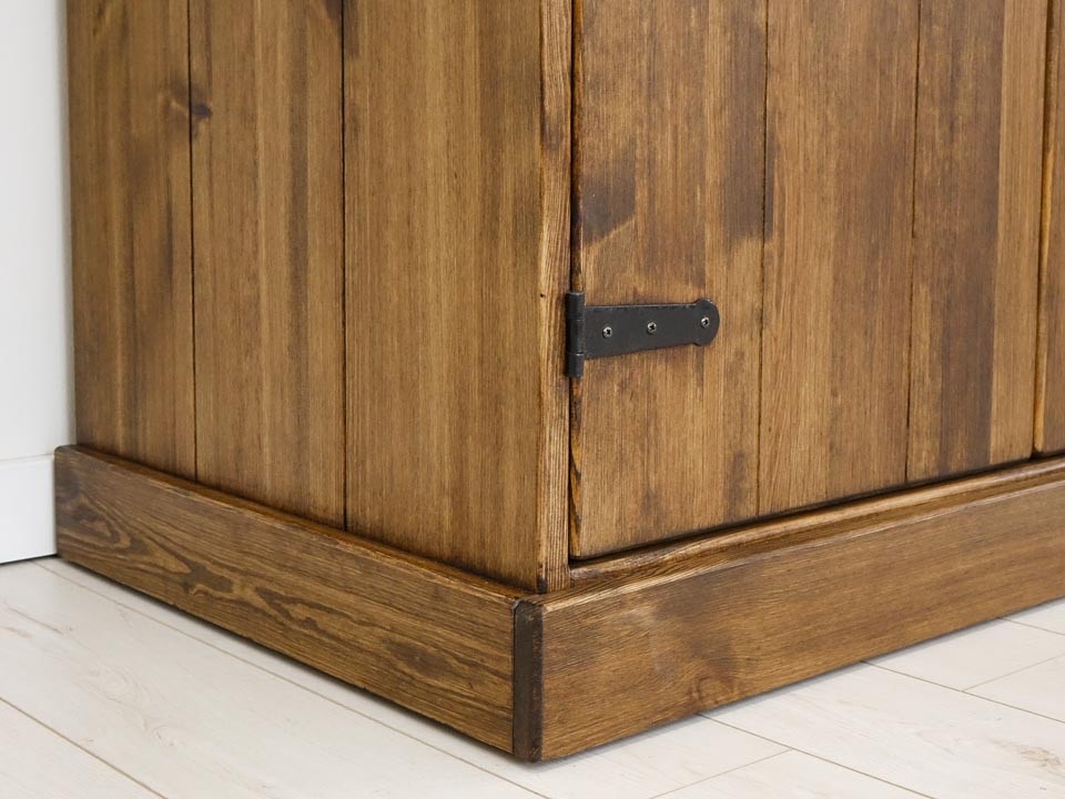 RUSTIKÁLNÍ ŠATNÍ SKŘÍŇ - 7