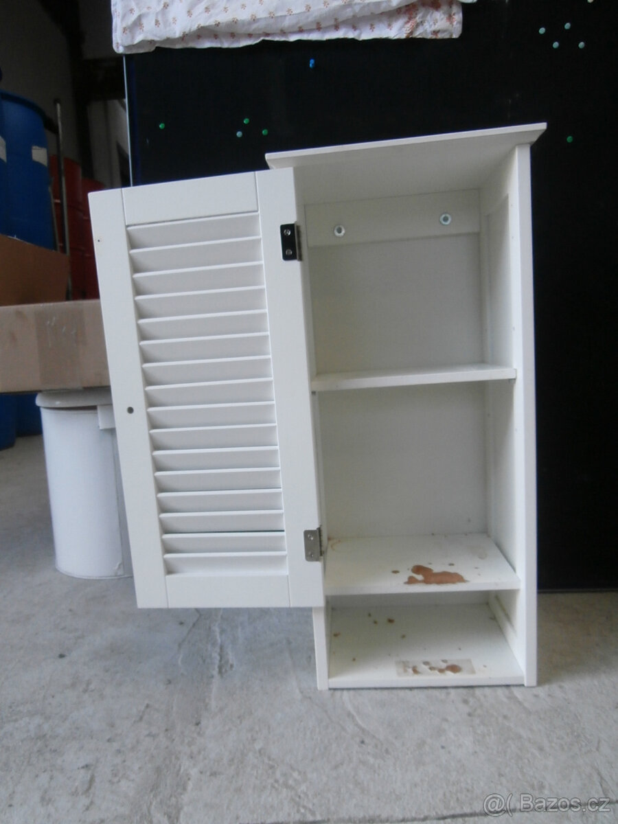 Skříňka závěsná za 300 kč - 7