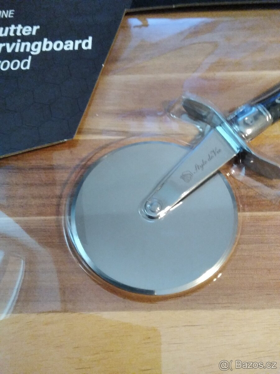 KRÁJEČ NA PIZZU S AKÁCIOVÝM PRKÉNKEM, Laguiole Premium Line - 7