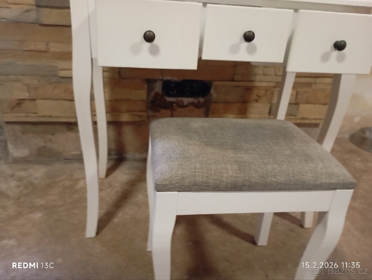 Toaletní stolek - 7