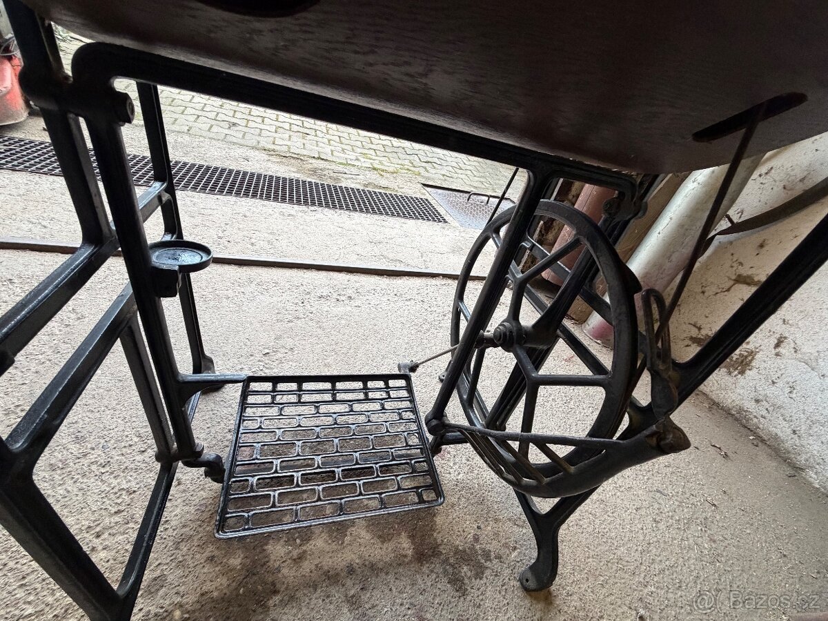 Šicí stroj Bynov - 7