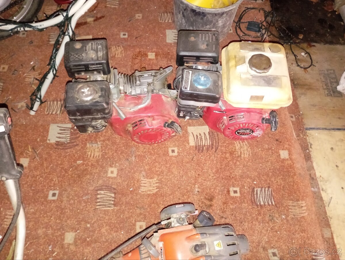 Minibagr a nakladač - 7