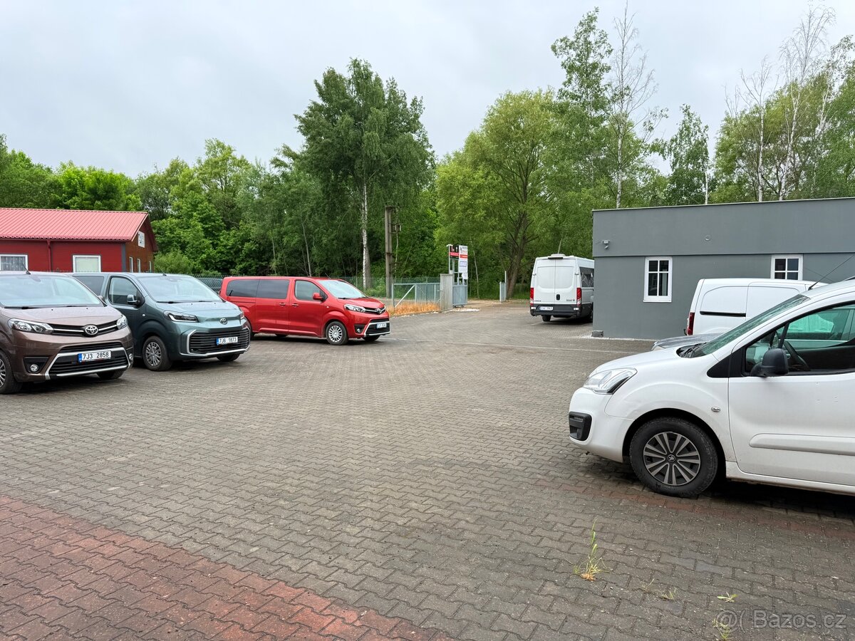 Pronájem komerčního, zpevněného , pozemku cca 500 m - 7